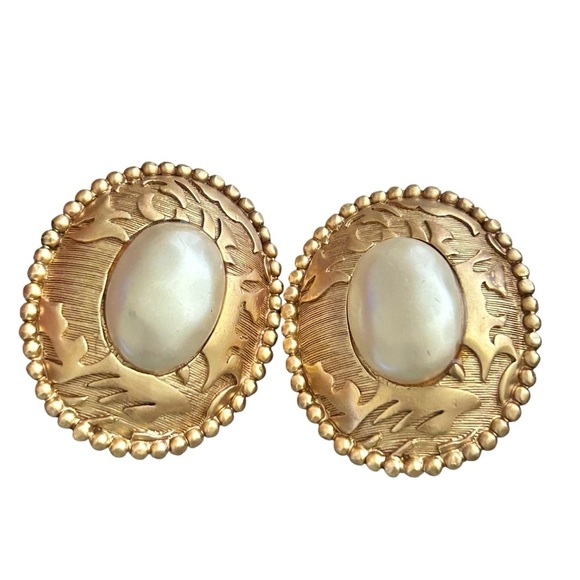 Vintage Gold and Pearl Large Clip On Earrings - Picture 1 of 5